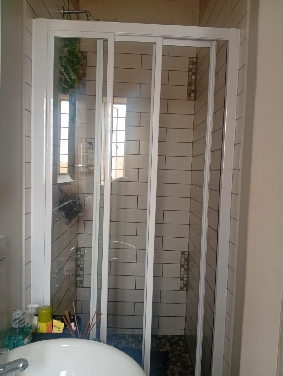 2 Bedroom Property for Sale in Waterval East North West